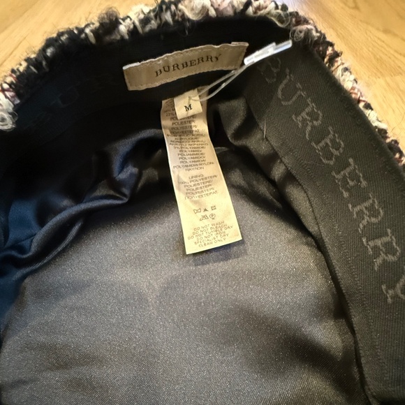 Burberry Tweed Newsboy hat - Picture 3 of 3